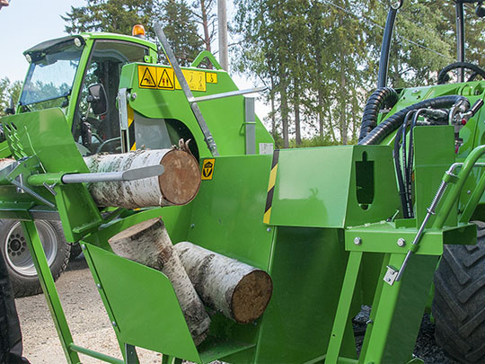 machine to cut firewood