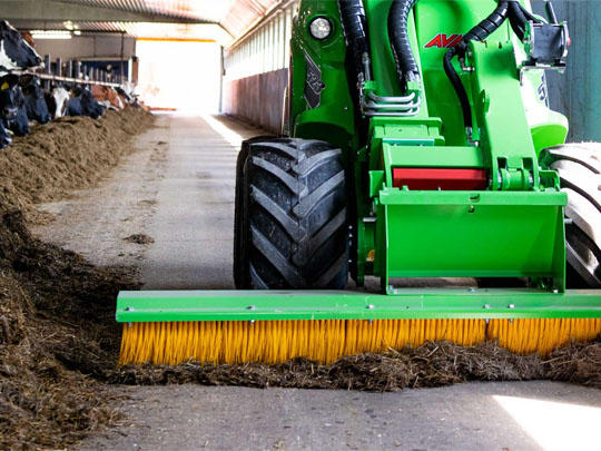 Avant® front loaders - push broom UK Avant sales