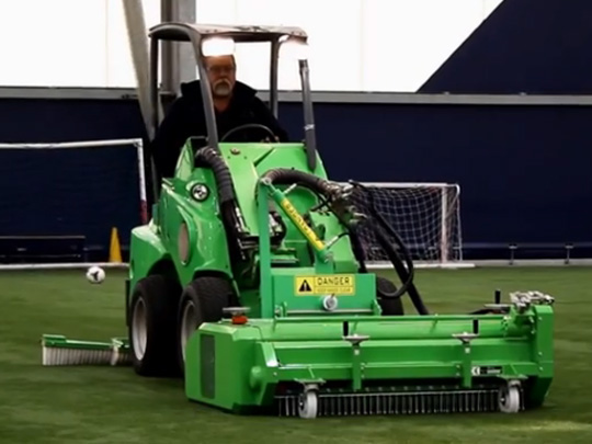 Avant® front loaders - artificial turf attachment UK Avant sales