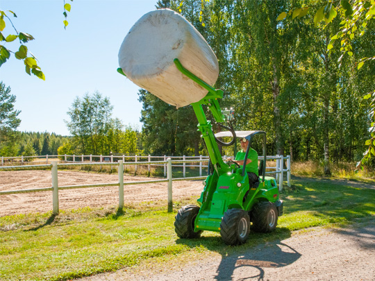 Avant® front loaders - bale handler UK Avant sales