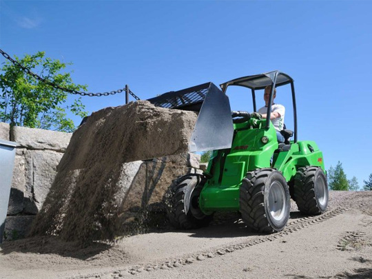 Avant® front loaders - general bucket UK Avant sales