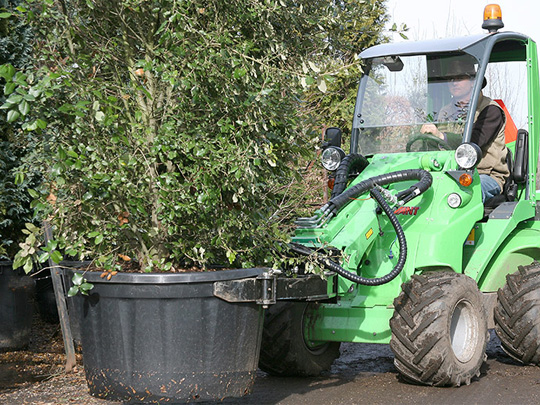 Avant® front loaders - grabbing tool UK Avant sales