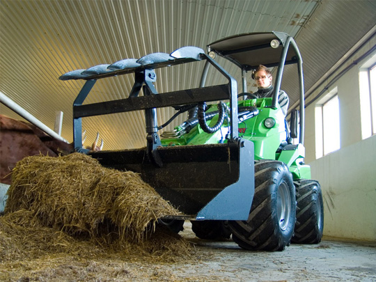 Avant® front loaders - grapple bucket UK Avant sales