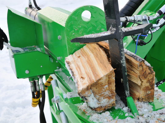 Avant® front loaders - log splitter UK Avant sales