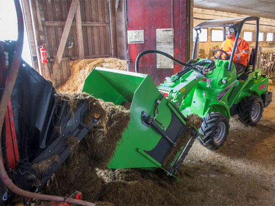 Avant® front loaders - silage dispenser UK Avant sales