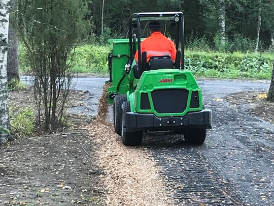 Avant® front loaders - silage dispenser UK Avant sales