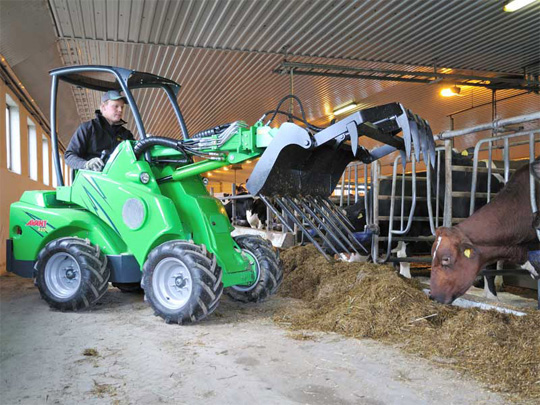 Avant® front loaders - silage fork UK Avant sales