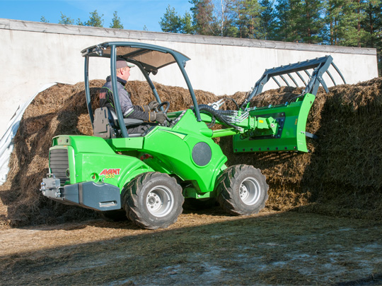 Avant® front loaders - XL silage grab UK Avant sales