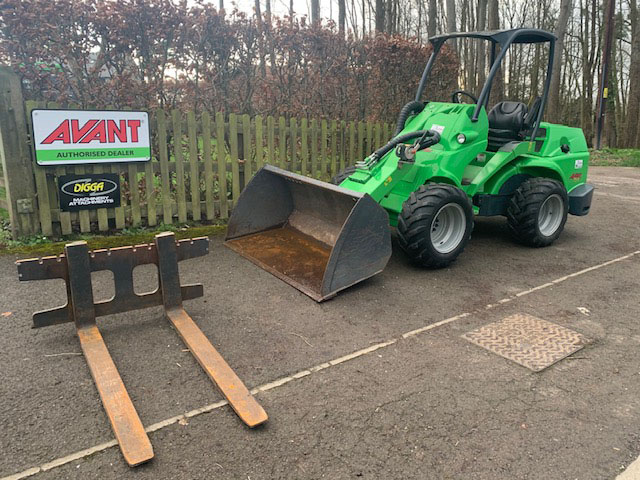 Secondhand Avant 750 loaders, used Avant forklist attachment from Paul Helps Ltd