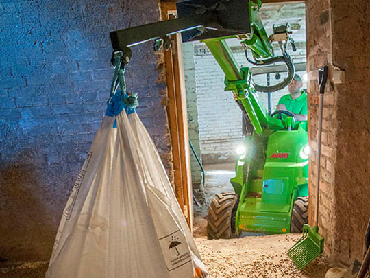 avant-front-loaders-jib-boom